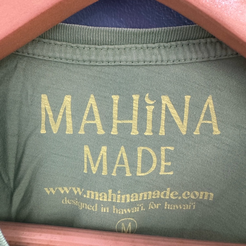 Mahina Made Lei Tee - size M - Picture 3 of 3
